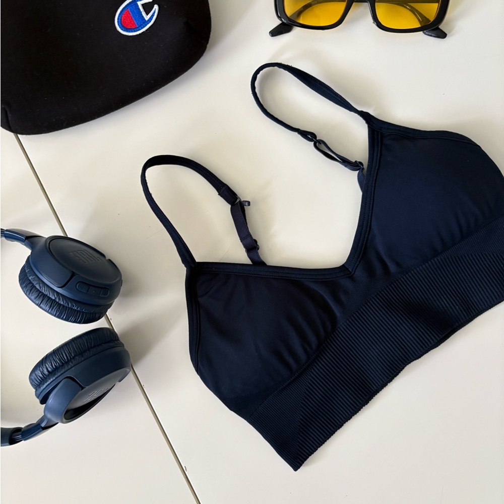 lululemon sports bra (like new)
